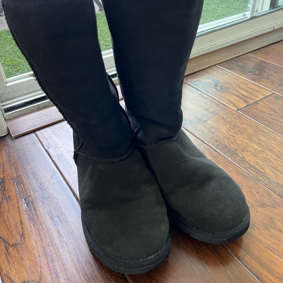 UGG Australia Classic Tall Boot - Picture 9 of 9